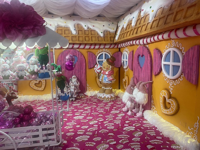 Santa Claus Village at Mondo Verde
